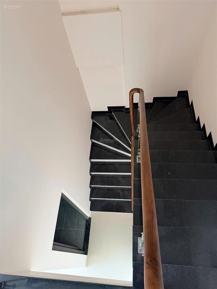Duplex penthouse 2 tầng, giá 8.99 tỷ  156.86m2, 2 ban công, view biển đông nam, 3pn, 2 phòng khách