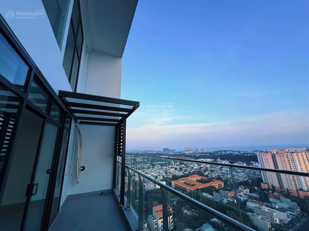 Duplex penthouse 2 tầng, giá 8.99 tỷ  156.86m2, 2 ban công, view biển đông nam, 3pn, 2 phòng khách
