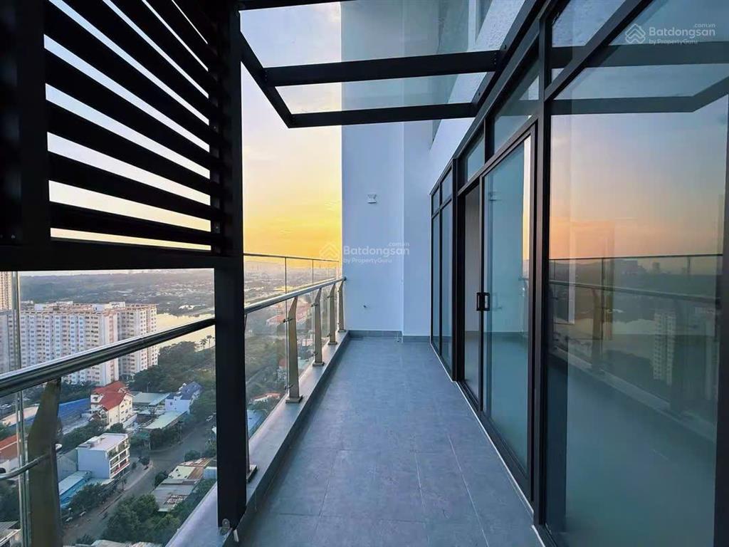 Duplex penthouse 2 tầng, giá 8.99 tỷ  156.86m2, 2 ban công, view biển đông nam, 3pn, 2 phòng khách