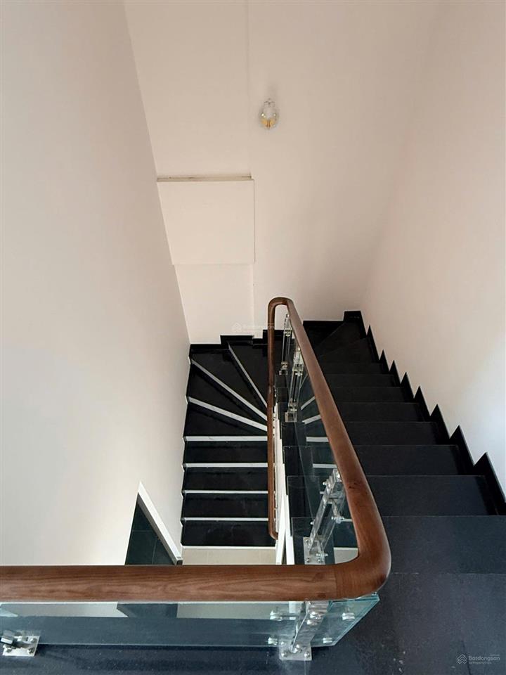 Duplex penthouse 2 tầng, giá 8.99 tỷ  156.86m2, 2 ban công, view biển đông nam, 3pn, 2 phòng khách