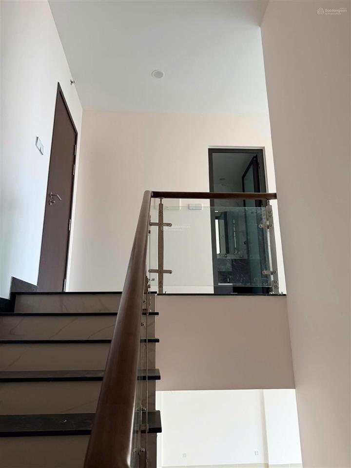 Duplex penthouse 2 tầng, giá 8.99 tỷ  156.86m2, 2 ban công, view biển đông nam, 3pn, 2 phòng khách