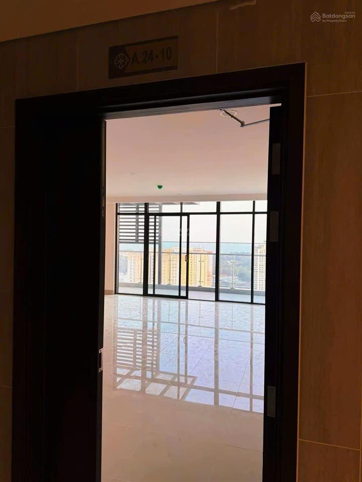 Duplex penthouse 2 tầng, giá 8.99 tỷ  156.86m2, 2 ban công, view biển đông nam, 3pn, 2 phòng khách