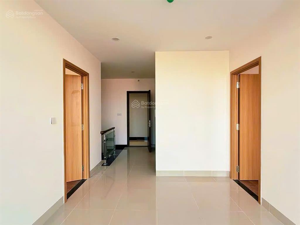 Duplex penthouse 2 tầng, giá 8.99 tỷ  156.86m2, 2 ban công, view biển đông nam, 3pn, 2 phòng khách