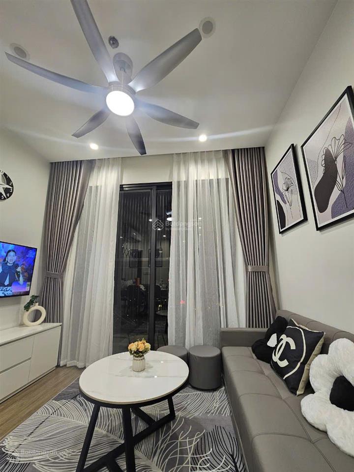 Căn hộ 2 phòng ngủ, đủ đồ đẹp, giá tốt, gần hồ tại vinhomes smart city, chỉ từ 10tr  0985 609 ***