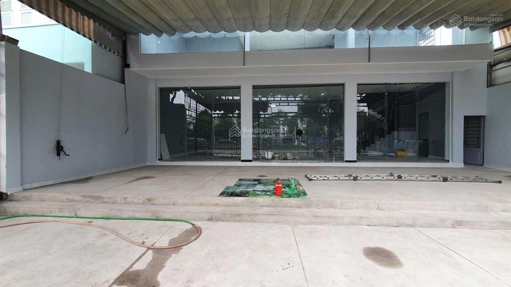 Tòa nhà 4 tầng mặt tiền phạm văn đồng cực víp giảm giá để bán trước tết