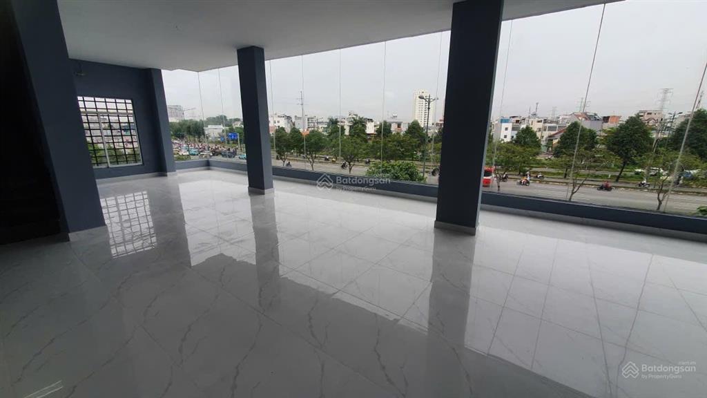 Tòa nhà 4 tầng mặt tiền phạm văn đồng cực víp giảm giá để bán trước tết