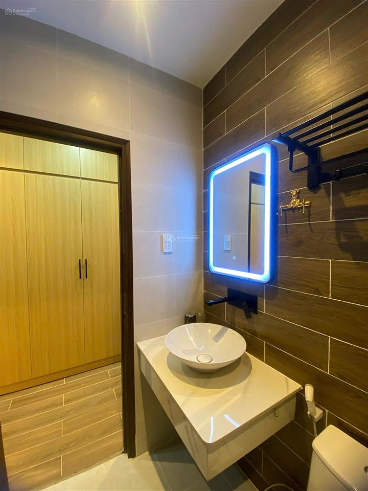 Căn hộ dịch vụ 14 phòng hẻm 8 m trần bình trọng p5 bình thạnh