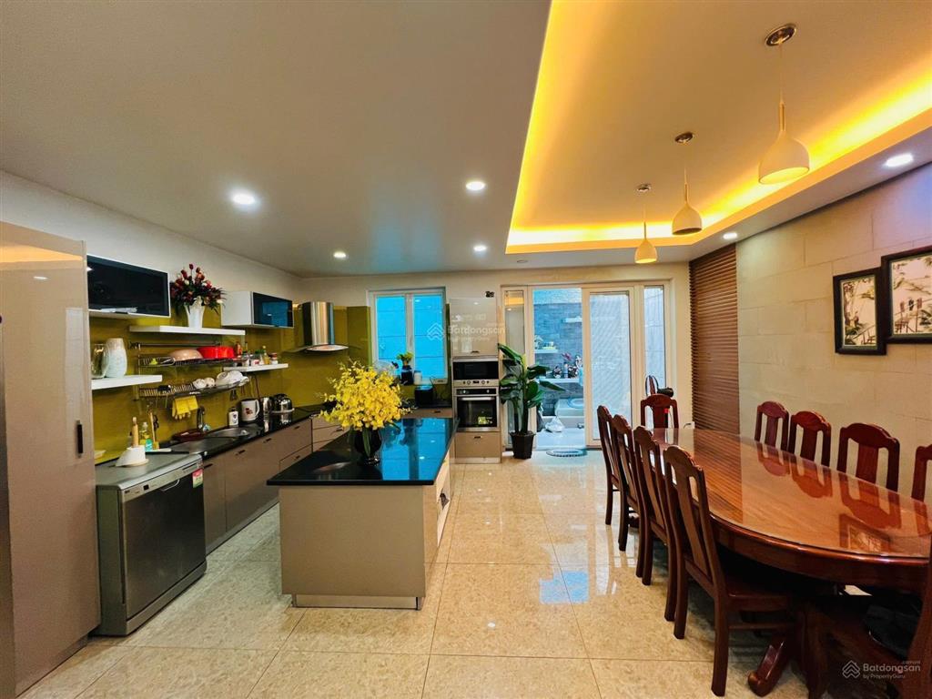 Bán biệt thự phố cao cấp hầm + 4 lầu  nội thất châu âuđặng thủy trâm
