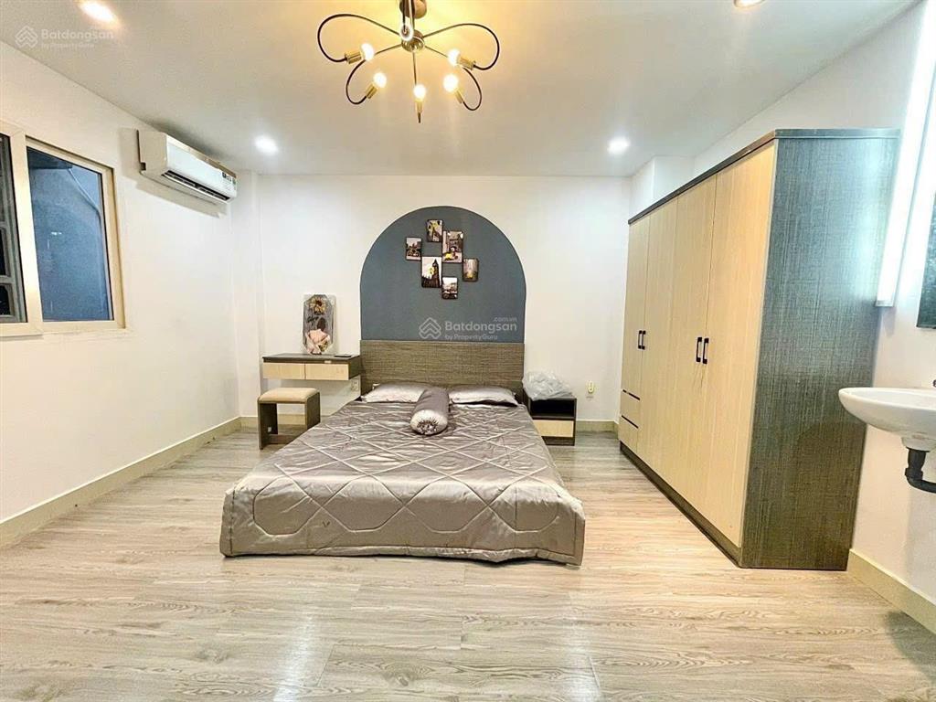 Nhà mới chưa ở có thang máy giá cực rẻ
