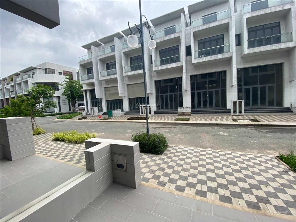 Bán nhanh nhà phố kinh doanh 100m2, giá 11.5 tỷ.  0939 968 ***