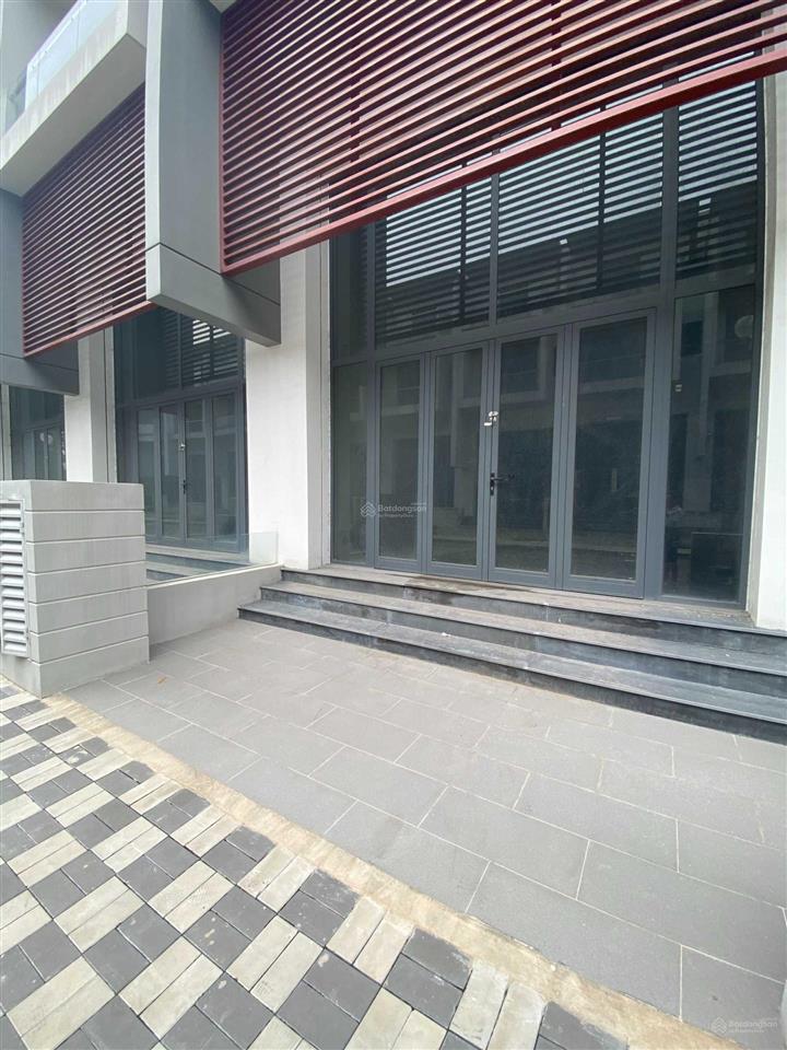 Bán nhanh nhà phố kinh doanh 100m2, giá 11.5 tỷ.  0939 968 ***