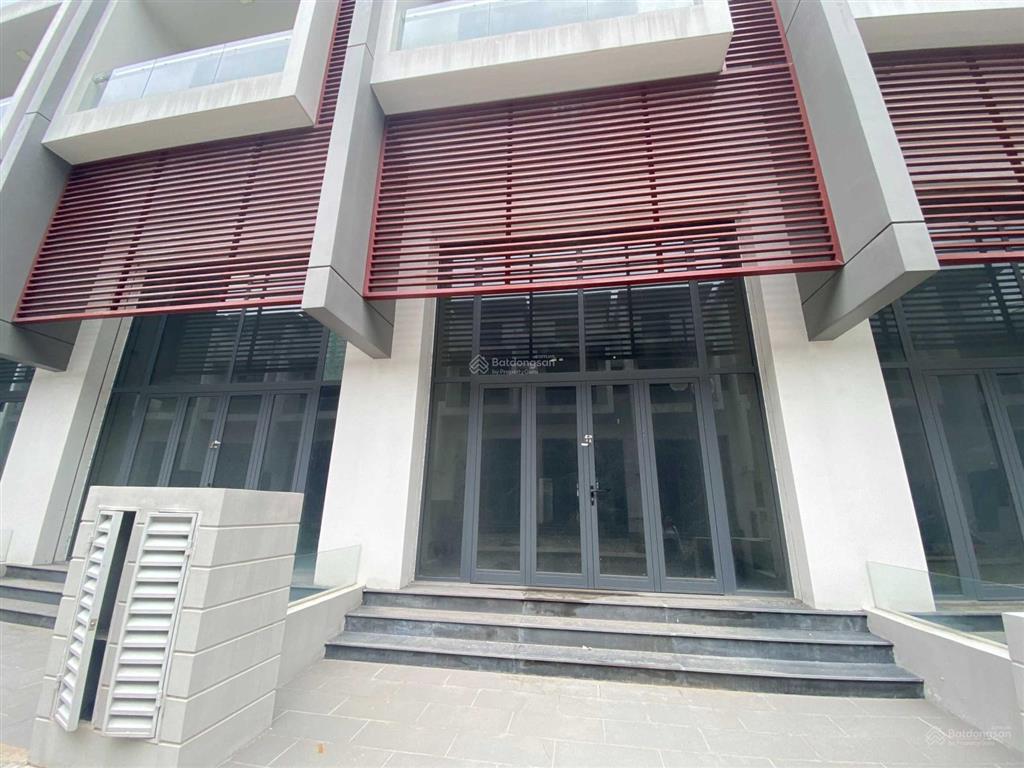 Bán nhanh nhà phố kinh doanh 100m2, giá 11.5 tỷ.  0939 968 ***