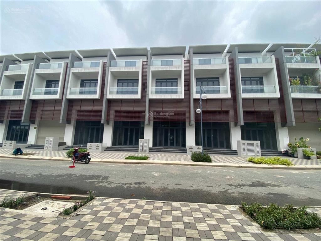 Bán nhanh nhà phố kinh doanh 100m2, giá 11.5 tỷ.  0939 968 ***