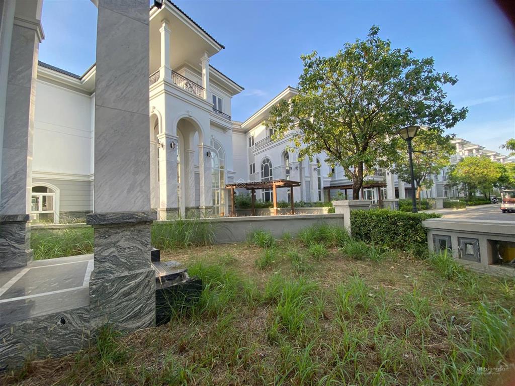 Bán biệt thự đơn lập sol villas dt 264m2 giá 31 33 tỷ. duy nhất  0939 968 ***