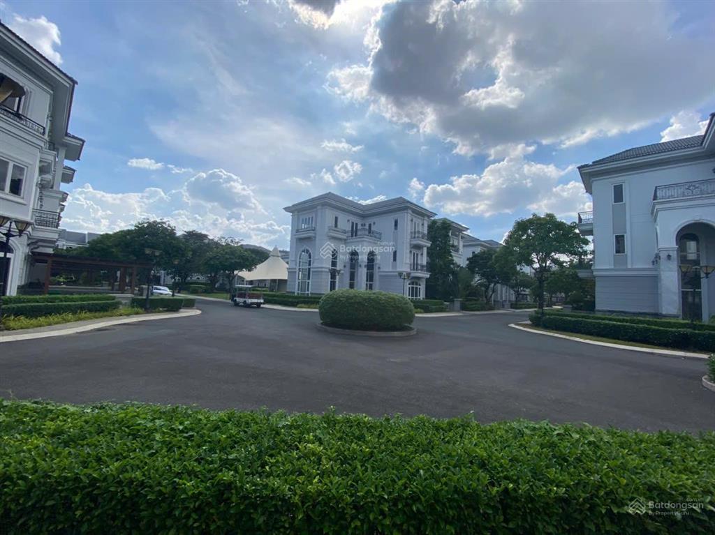 Bán biệt thự đơn lập sol villas dt 264m2 giá 31 33 tỷ. duy nhất  0939 968 ***