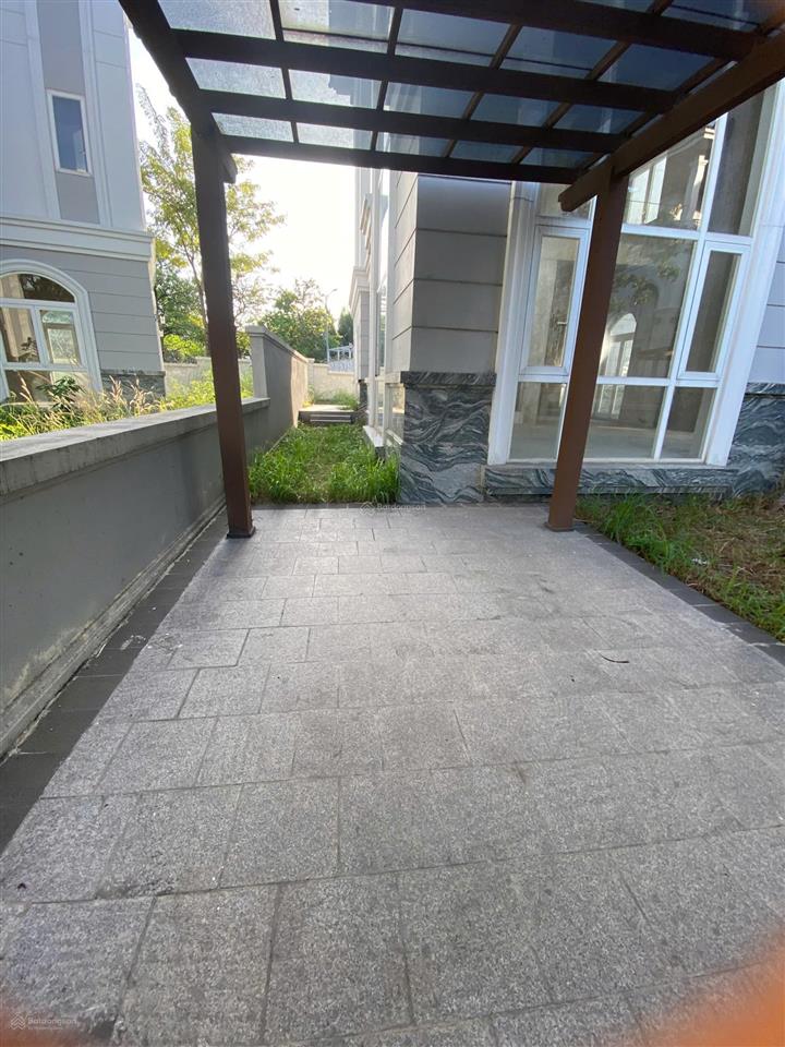 Bán biệt thự đơn lập sol villas dt 264m2 giá 31 33 tỷ. duy nhất  0939 968 ***