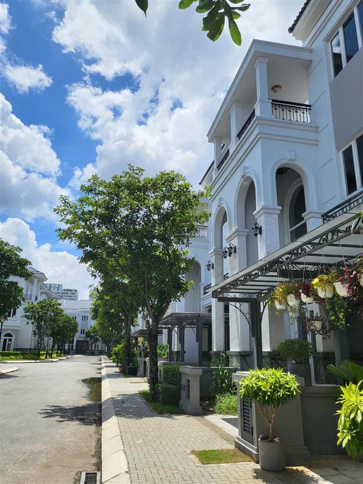 Duy nhất căn góc sol villas 187m2 giá 22.5 tỷ, sổ hồng riêng.  0939 968 ***