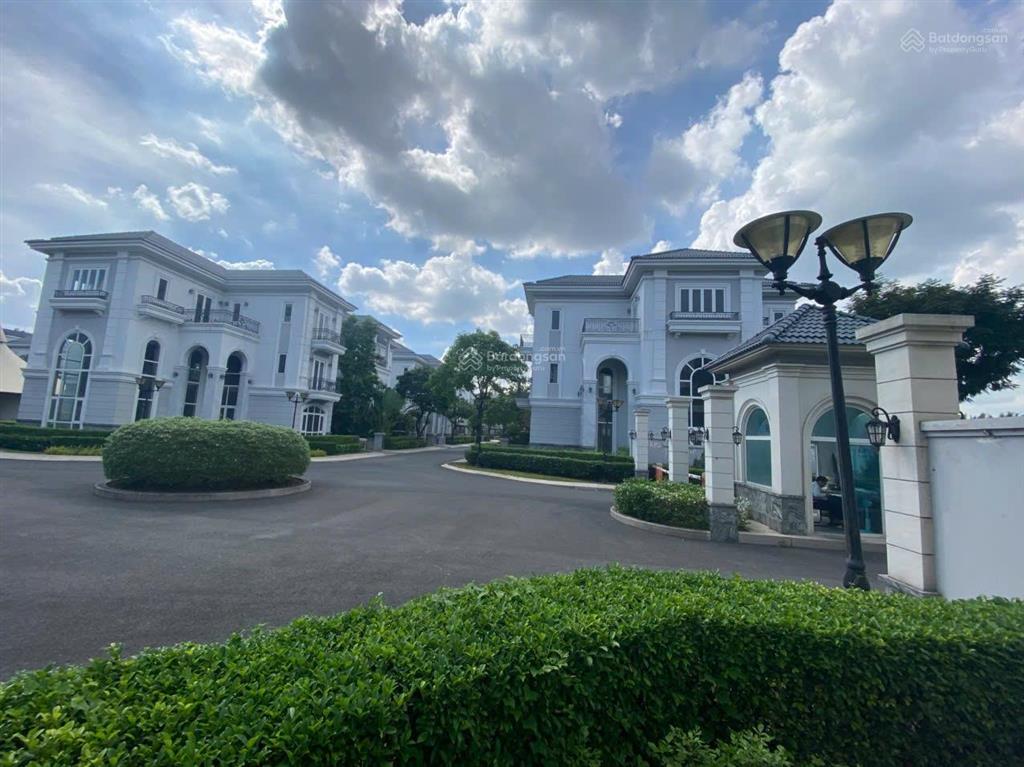 Duy nhất căn góc sol villas 187m2 giá 22.5 tỷ, sổ hồng riêng.  0939 968 ***