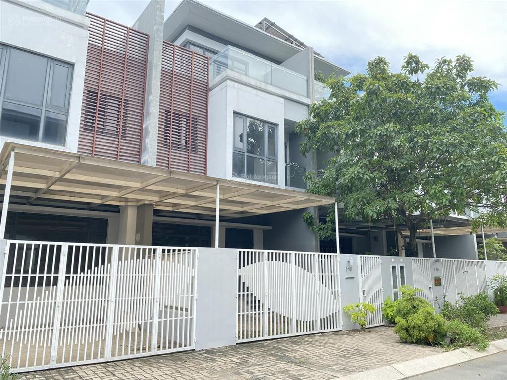 Nhà thô liền kề 120m2 giá 13,5 tỷ. sổ hồng sẵn.  0939 968 ***