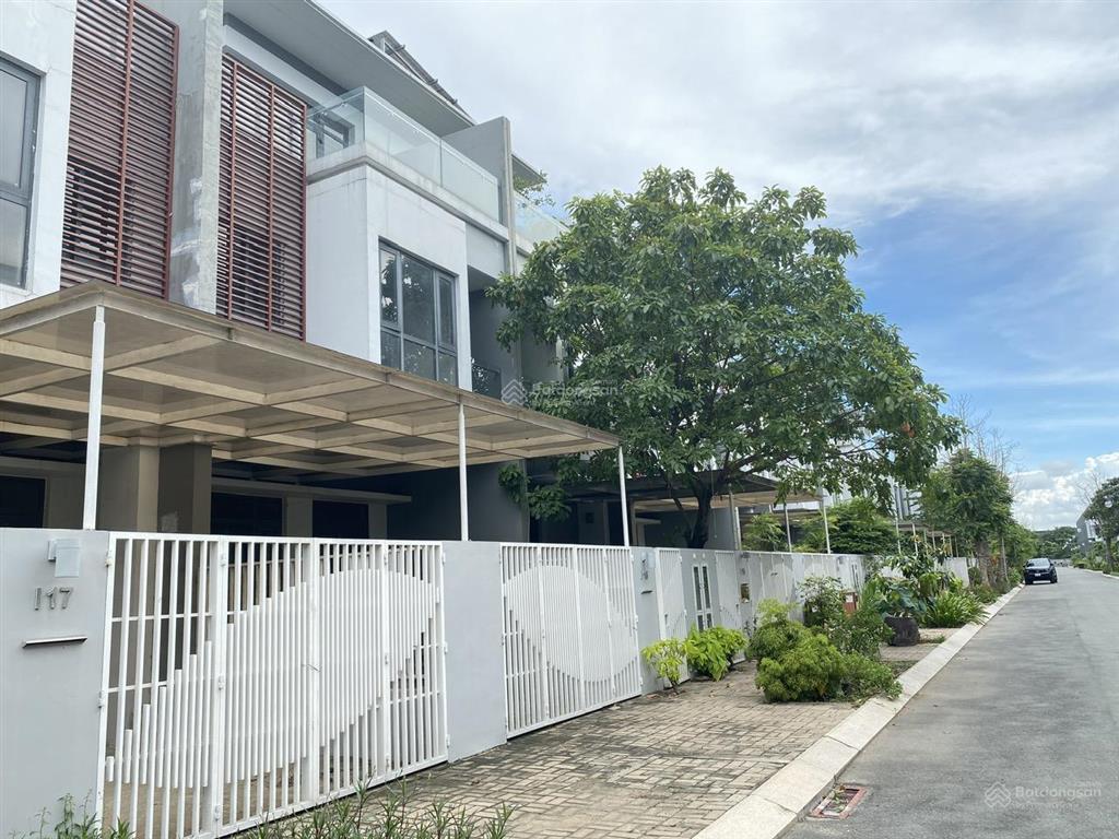 Nhà thô liền kề 120m2 giá 13,5 tỷ. sổ hồng sẵn.  0939 968 ***