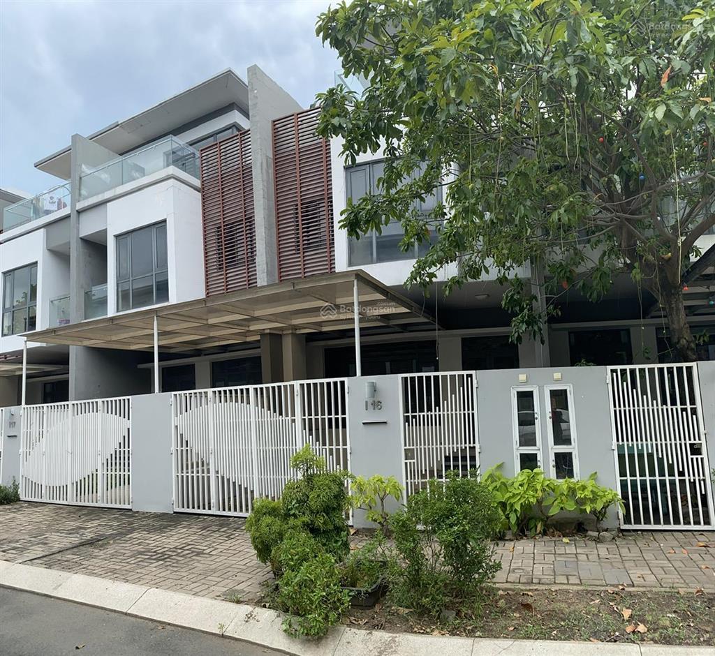 Nhà thô liền kề 120m2 giá 13,5 tỷ. sổ hồng sẵn.  0939 968 ***