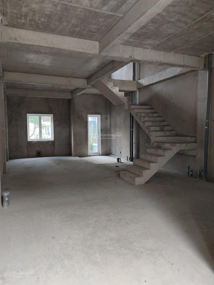 Nhà thô liền kề 120m2 giá 13,5 tỷ. sổ hồng sẵn.  0939 968 ***