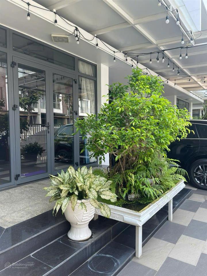 Biệt thự song lâp phố đông, 190m2 nội thất hiện đại giá 23 tỷ, hướng đn.  0939 968 ***