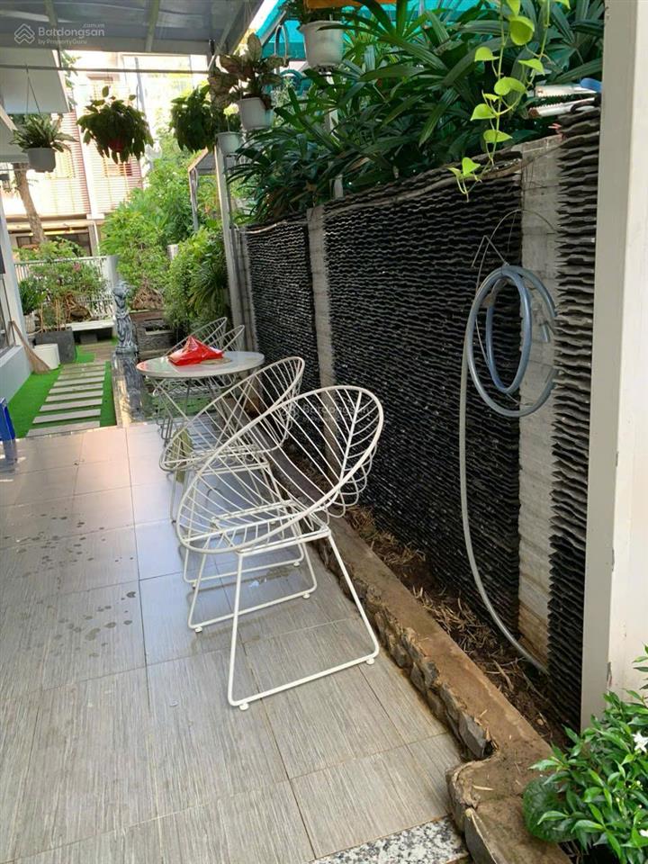 Biệt thự song lâp phố đông, 190m2 nội thất hiện đại giá 23 tỷ, hướng đn.  0939 968 ***