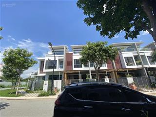 Nhà liền kề 120m2 giá 15.8 tỷ, nt tân cổ điển sang trọng. khu an ninh yên tĩnh.  0939 968 ***