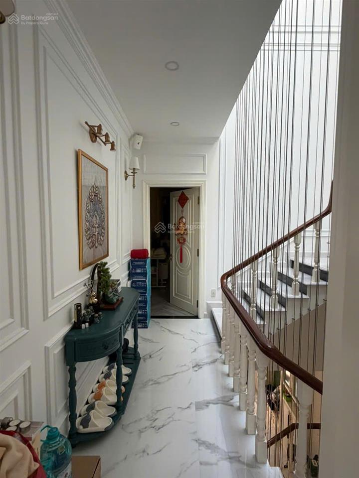 Nhà liền kề 120m2 giá 15.8 tỷ, nt tân cổ điển sang trọng. khu an ninh yên tĩnh.  0939 968 ***