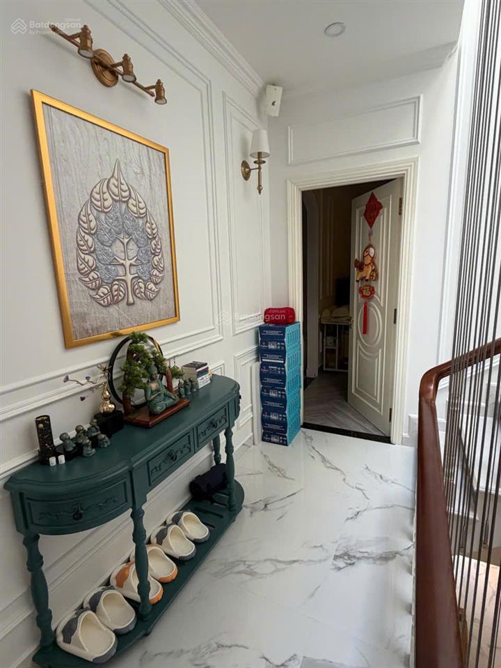 Nhà liền kề 120m2 giá 15.8 tỷ, nt tân cổ điển sang trọng. khu an ninh yên tĩnh.  0939 968 ***