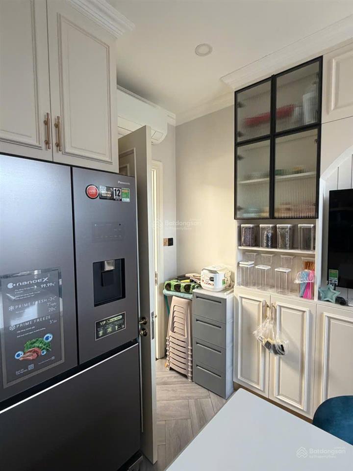 Nhà liền kề 120m2 giá 15.8 tỷ, nt tân cổ điển sang trọng. khu an ninh yên tĩnh.  0939 968 ***