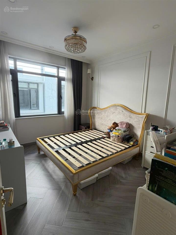Nhà liền kề 120m2 giá 15.8 tỷ, nt tân cổ điển sang trọng. khu an ninh yên tĩnh.  0939 968 ***