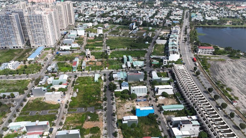Sụp hầm lô lakeside đường 5,5m đường trung lập 16 giá siêu rẻ chỉ 3,4tỷ/100m2