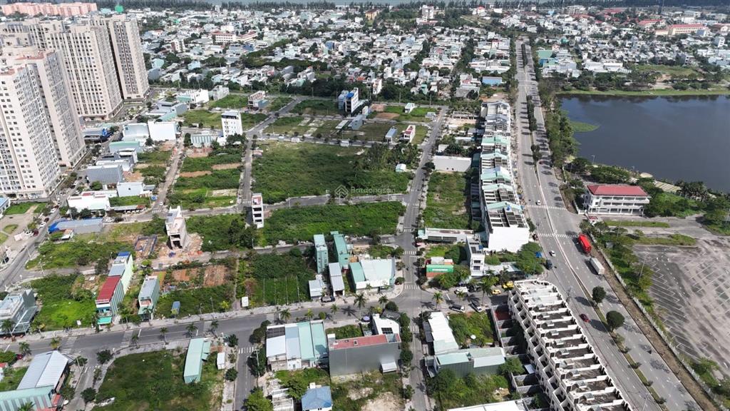 Sụp hầm lô lakeside đường 5,5m đường trung lập 16 giá siêu rẻ chỉ 3,4tỷ/100m2