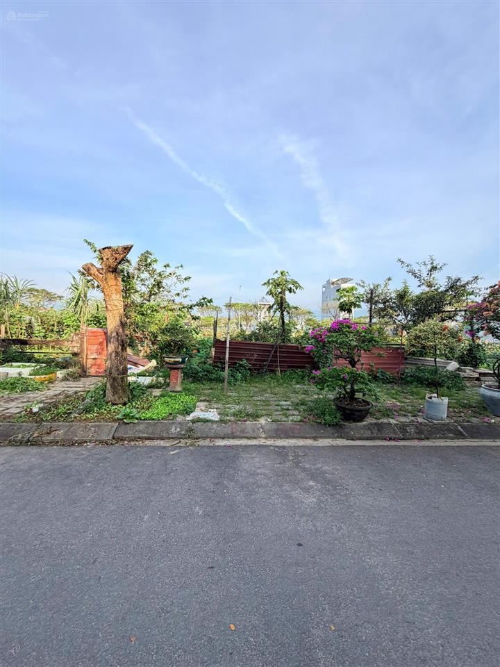 Cần bán lô đất đẹp đường đào ngọc chua p.liên chiểu, đà nẵng đông nam 102,5m2 sổ sẵn cá nhân