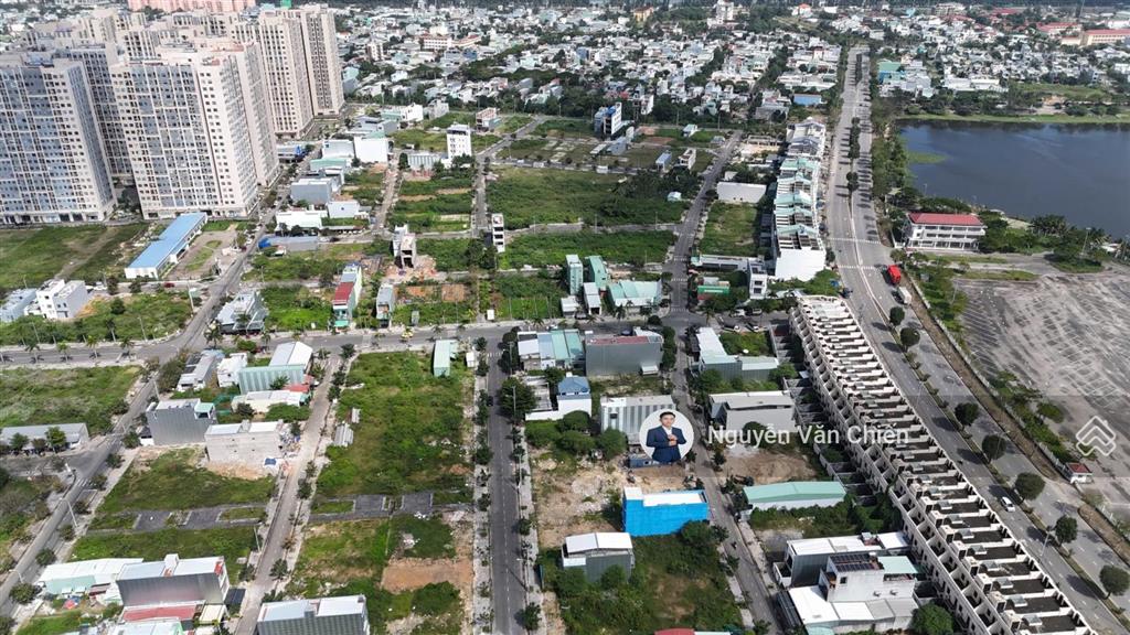 Chính chủ bán lô đất nền lakeside đường trung lập 4 đối diện công viên sạch đẹp thoáng giá sụp hầm