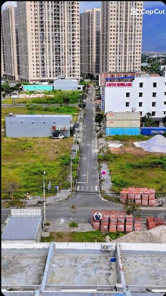 Chính chủ bán lô đất nền lakeside đường trung lập 4 đối diện công viên sạch đẹp thoáng giá sụp hầm