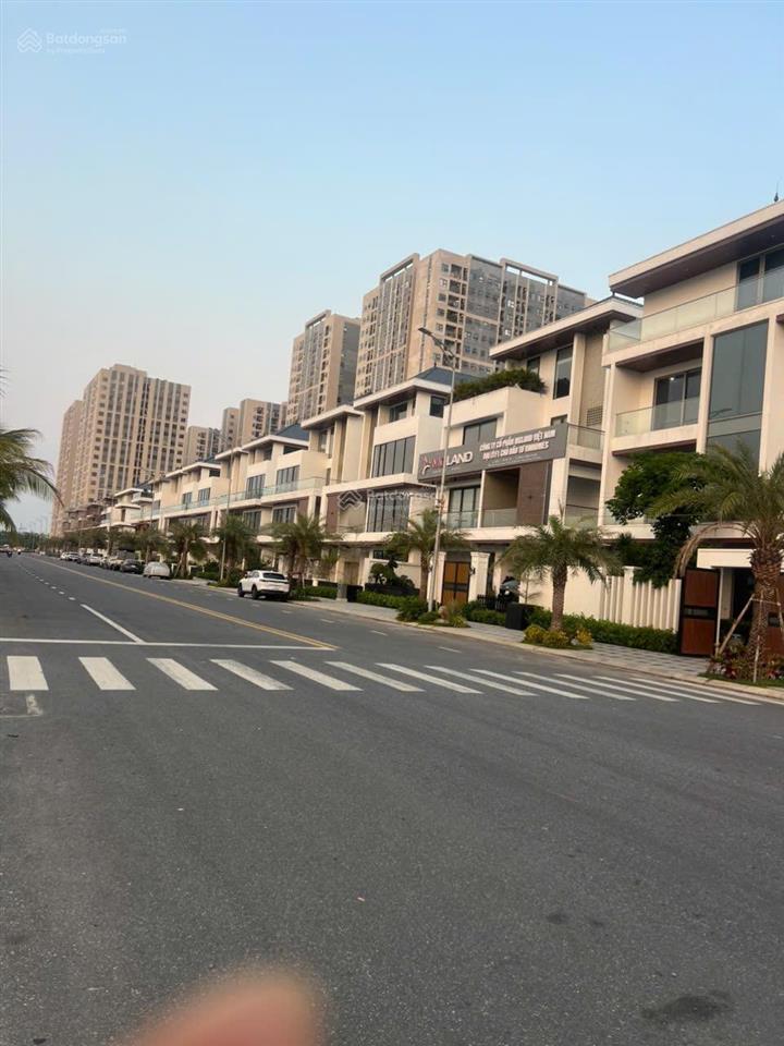 Chính chủ cần bán biệt thự đơn lập view công viên và view kênh đẹp, sổ sẵn cá nhân 300m2 đường 15m