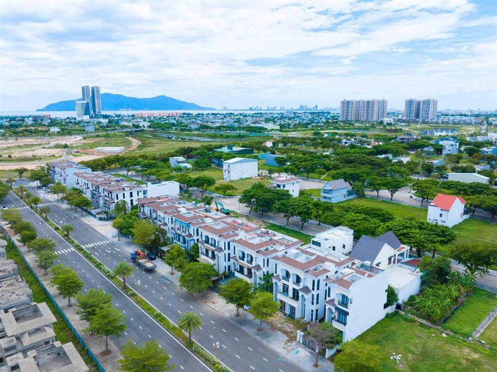 Sụp hầm lô đất nền a1 golden hill khu dân cư sầm uất, 125m2 hướng tây bắc, sổ sẵn nhà