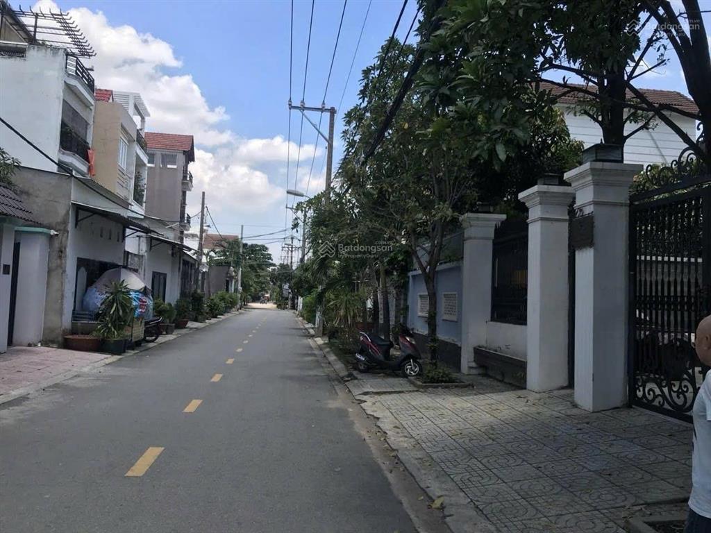 Bán nhà biệt thự mặt tiền kinh doanh, ngay sau gigamall, giáp đường phạm văn đồng