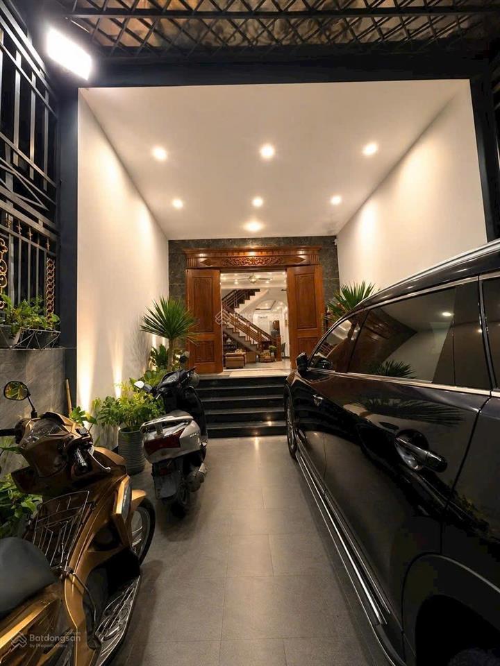 Bán nhà mặt tiền kinh doanh, khu dân cư đông đúc an ninh, nội thất hương cao cấp