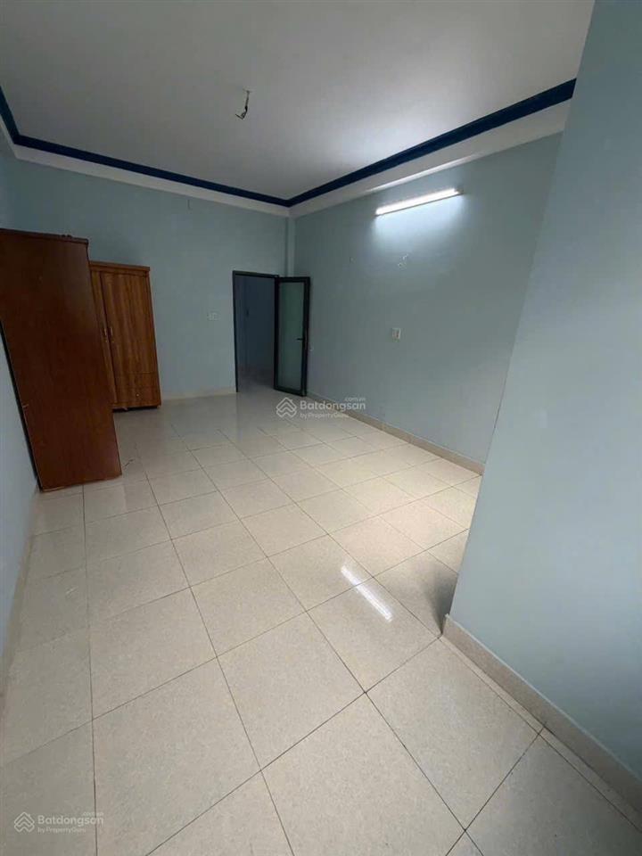 Bán ngay nhà mặt tiền, đường ô tô, giá chỉ 7,2 tỷ
