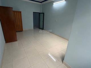 Bán ngay nhà mặt tiền, đường ô tô, giá chỉ 7,2 tỷ