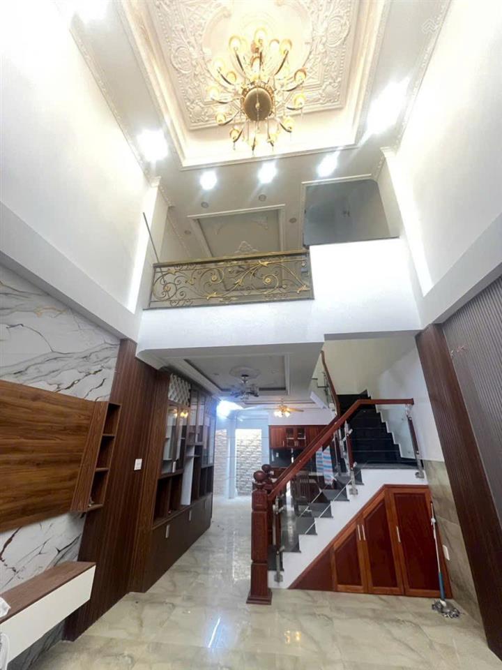 Bán nhà 4 tầng ngay phạm văn đồng, đường 8m, giá chỉ 8,95 tỷ