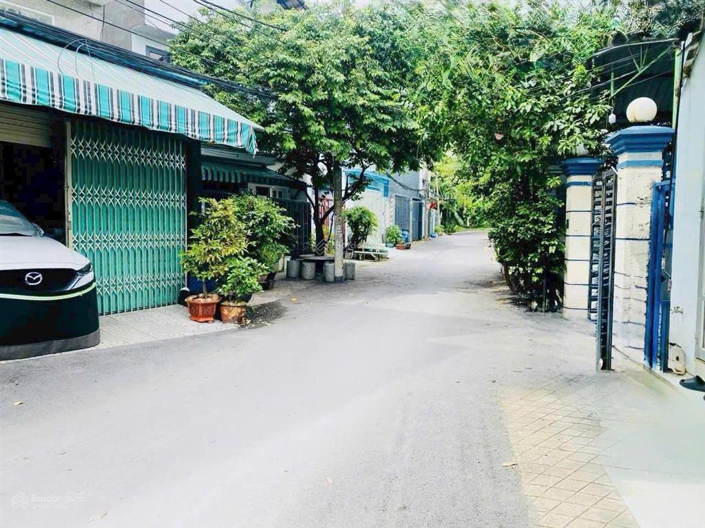 Bán căn nhà cấp 4, ngay đầu hẻm đường đình phong phú, phường tăng nhơn phú b,