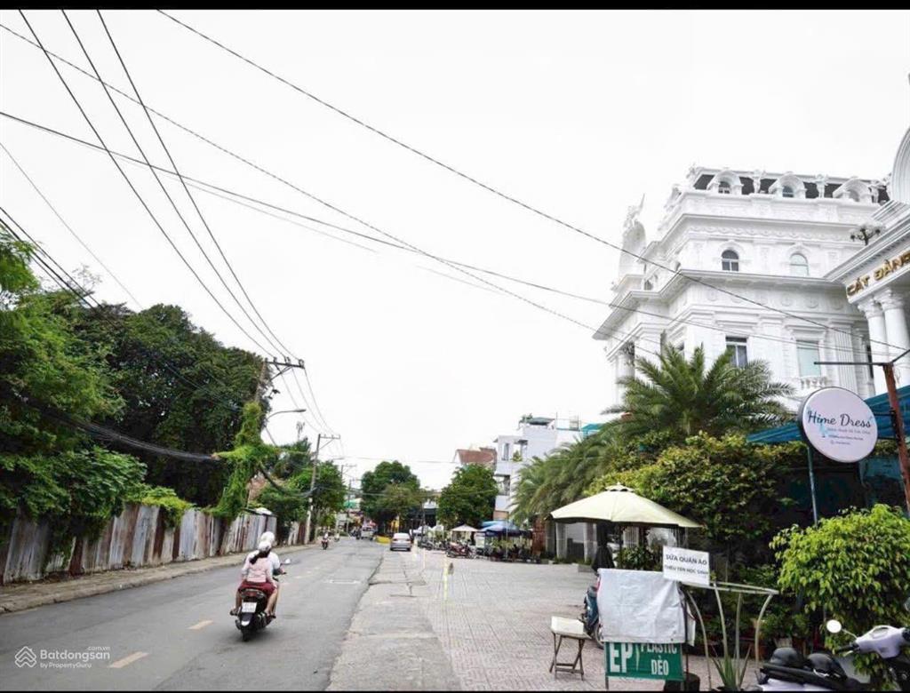 Bán tòa nhà mặt tiền trương văn thành  q9
