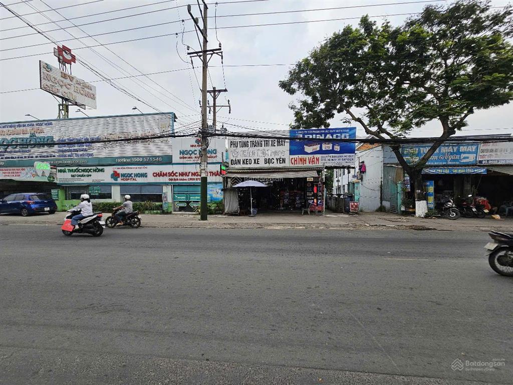 Nhà mặt tiền 246m2 đường 8m đường nguyễn trãi gần chợ xóm vắng tp dĩ an