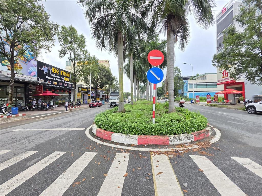 Đất đẹp mặt tiền sầm uất gs1 khu bigc go p. đông hòa, dĩ an