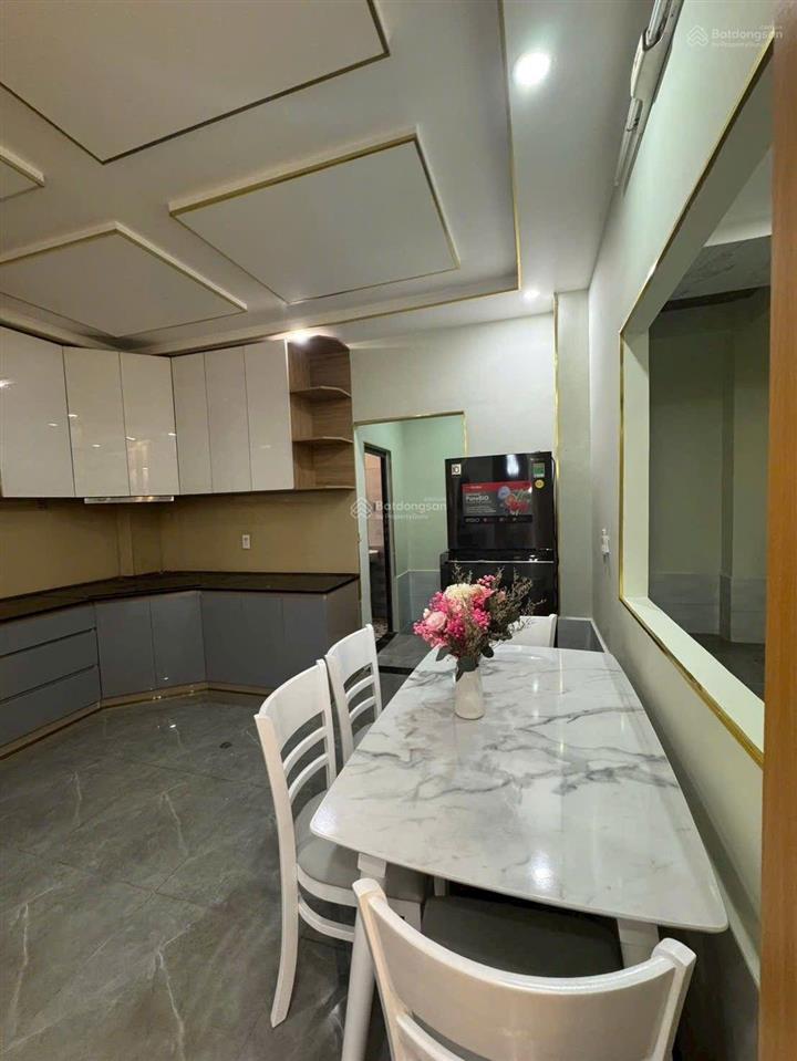 Nhà phố đẹp mặt tiền gần chợ xóm nghèo, phường dĩ an, tp dĩ an